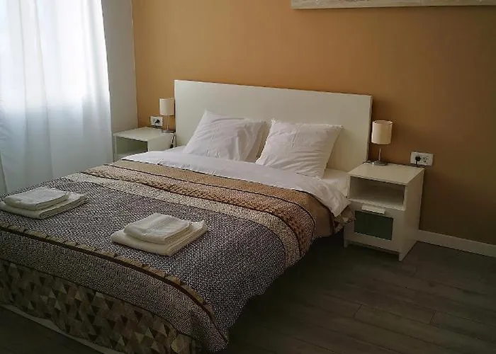 Old Town Apartment *